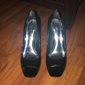 BCBG black pump